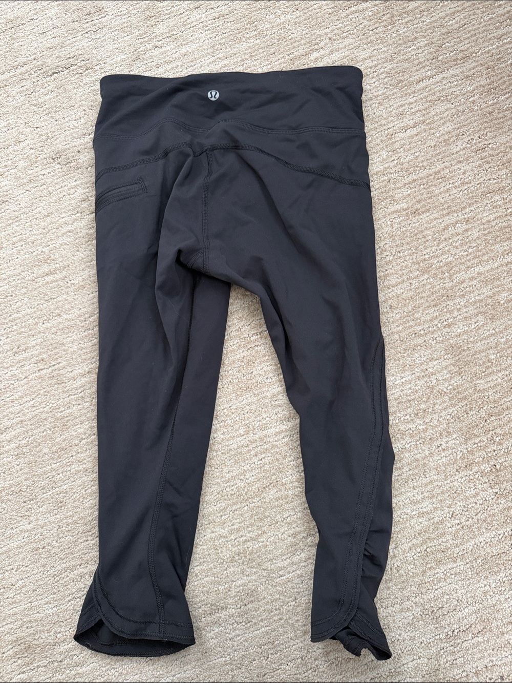 lululemon athletica Black Capri Leggings size 4